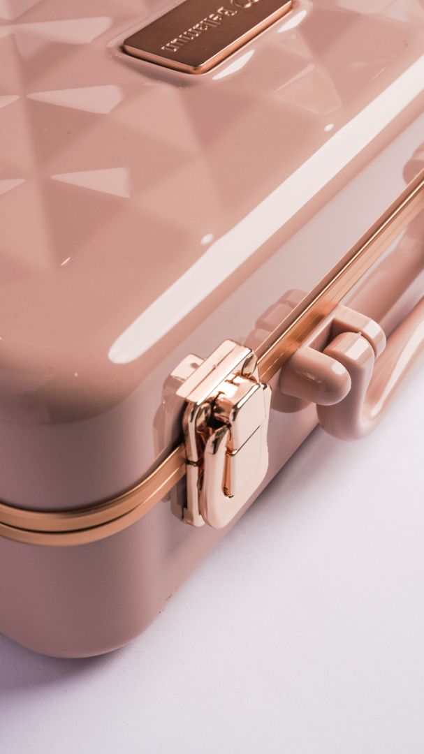 Glow On The Go Vanity Case